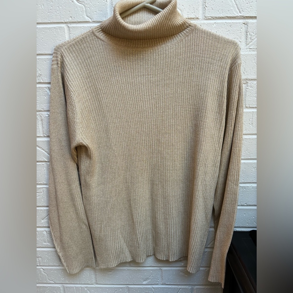 Country Shop women’s preowned gold cream silk metallic turtleneck size l